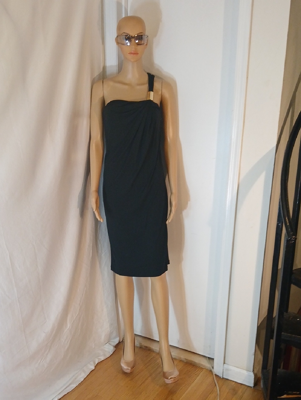 Gorgeous NWOT Michael Kors Black One-Shoulder Draped Cocktail Dress